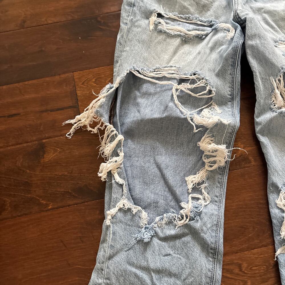 American Eagle Highest Rise Mom Jeans Light Blue Distressed Ripped Women‎ 8 long - Picture 9 of 14
